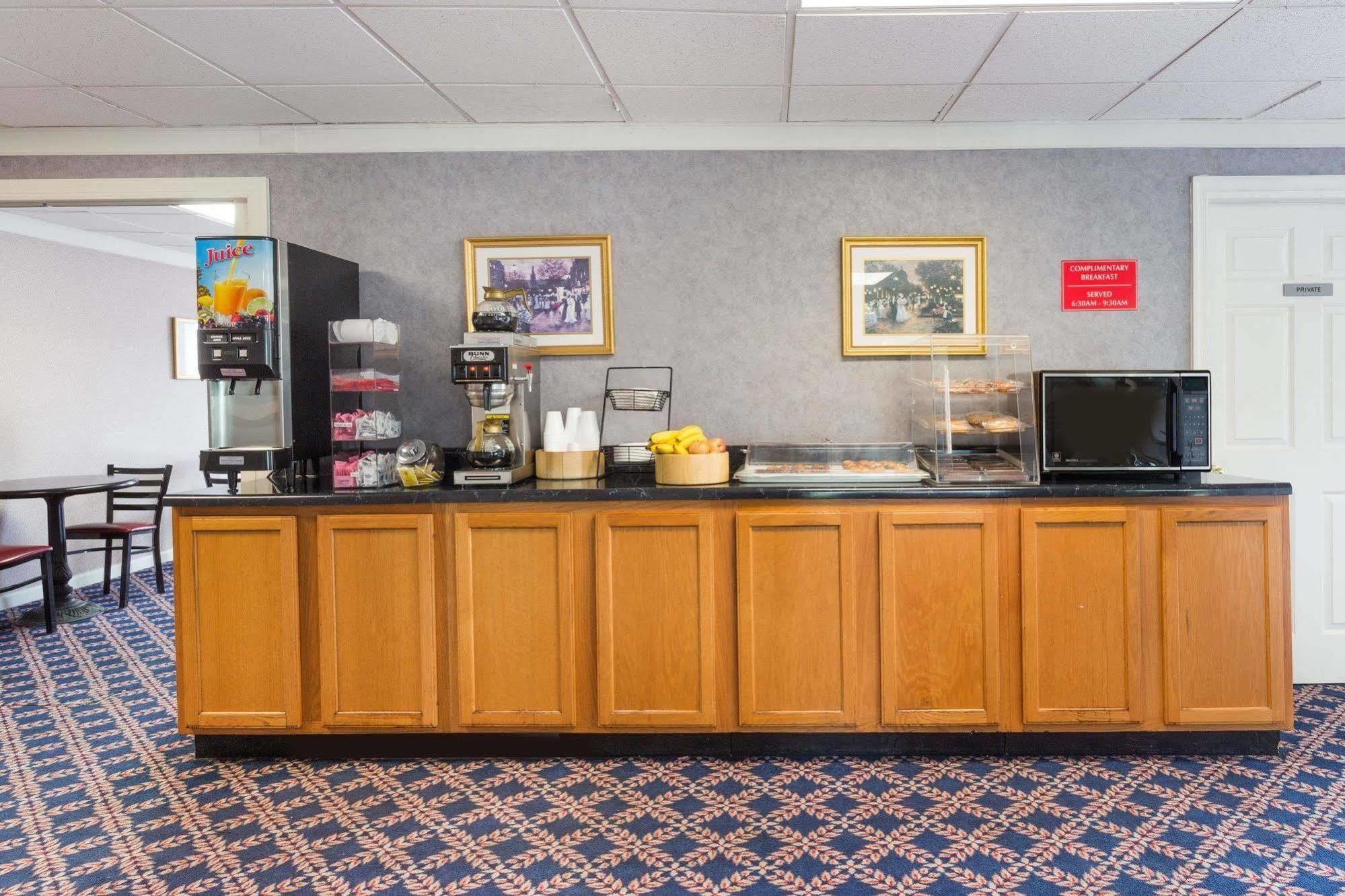 Quality Inn Verona - Staunton North Экстерьер фото