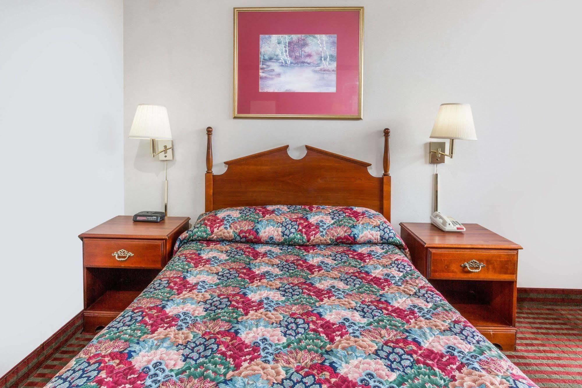 Quality Inn Verona - Staunton North Экстерьер фото
